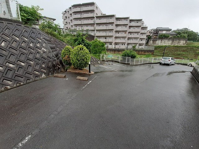 ヴィラ・モンターニュの駐車場|駐車場に車を止められます