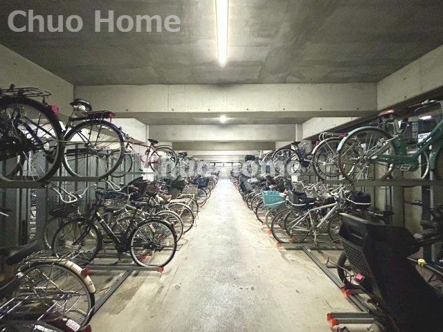 コスモステージ荒川遊園サウスリッジの駐輪場|【自転車置き場】最新の空き状況や費用などの詳細は担当スタッフまでお問い合わせください。