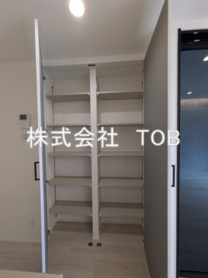 【収納】 | PARK　MODERNつつじヶ丘 | リビング10.5帖　収納