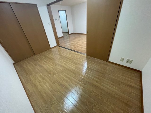 緑の家の寝室