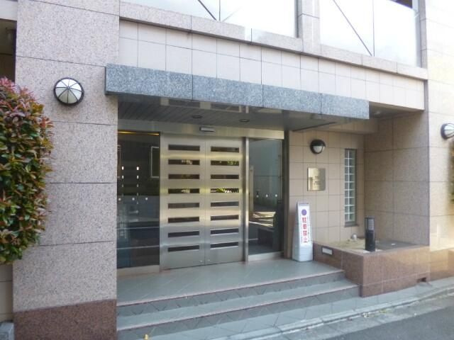 パレステュディオ文京千石パークサイドのエントランス