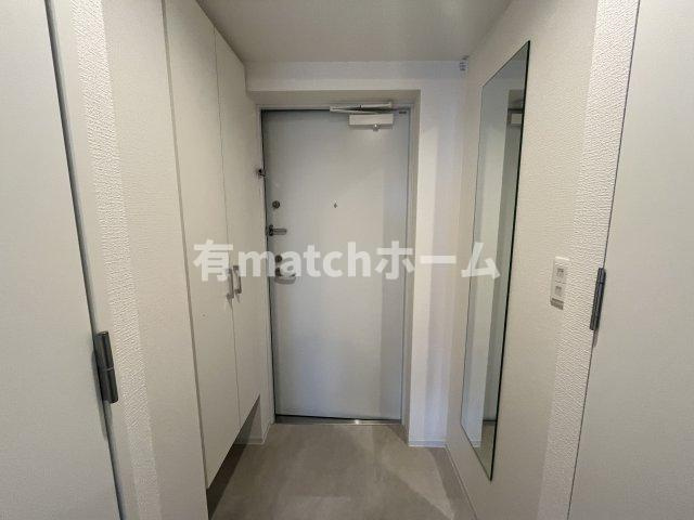 セレニテ東梅田アリエの玄関