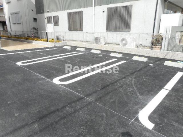 ベル　エスポワールの駐車場
