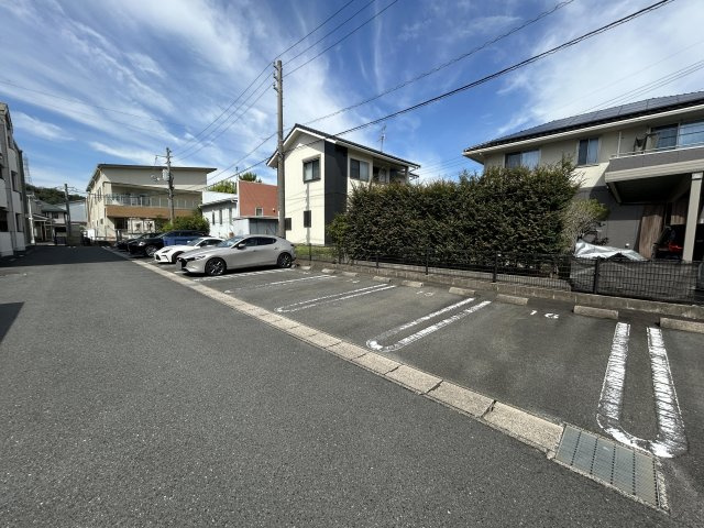 セレーノ・Ｂの駐車場