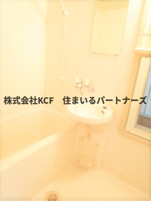 アザレアハイツ江崎の浴室|日々の暮らしに欠かせないお風呂です