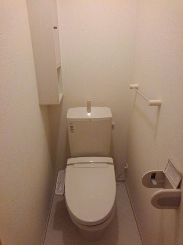 カーサクワトロのトイレ|清潔感のあるトイレです