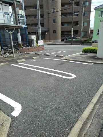カーサクワトロの駐車場|駐車場があるので、車を買う予定の方も安心です