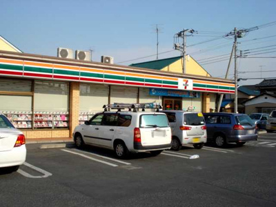 【周辺】 | スリーズ・ピュイ | セブンイレブン　熊谷上之店まで134ｍ