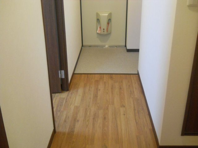 【玄関】 | ハートフル瀬田 | 収納もある玄関です