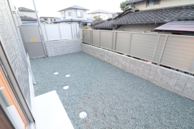 熊本市南区御幸笛田５丁目のアパートのバルコニー