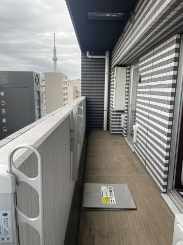 メインステージ新御徒町のバルコニー|外からの目が気にならないバルコニーで洗濯物が干せます