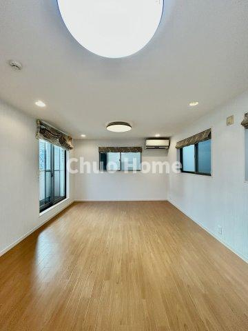 葛飾区新小岩1丁目中古住宅の居間・リビング|リビングダイニング