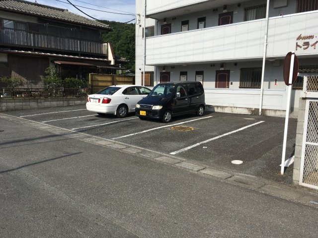 トライアムアーチの駐車場|駐車場です