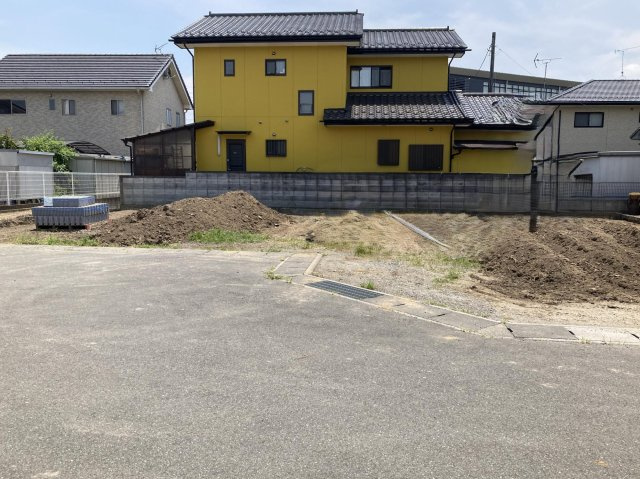 新築　太田市亀岡町　Blooming　Garden　1号棟の前面道路含む現地写真|現地写真　北側接道幅員約6ｍ