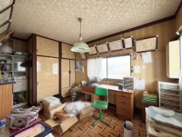 【子供部屋】 | 土地186坪　前橋市堀之下町中古 | ※残置物はプライバシー保護のためモザイク処理、または加工により消去してあります。残置物は撤去予定です。