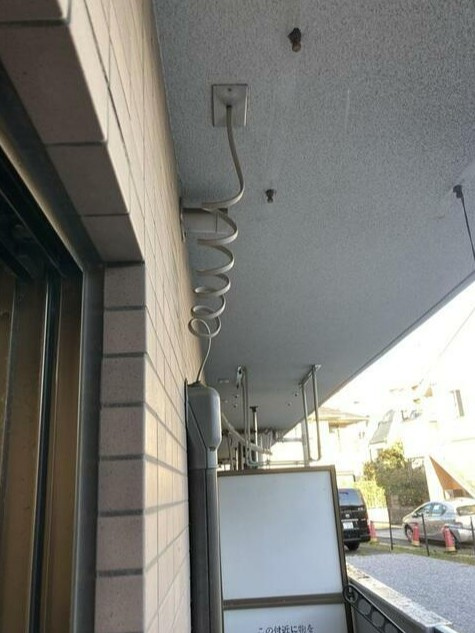 稲城市東長沼の賃貸マンションのバルコニー
