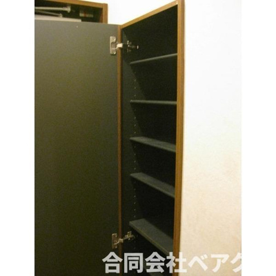 【玄関】 | アンプルールフェールエアリーズⅡ | ゆったりとした玄関です