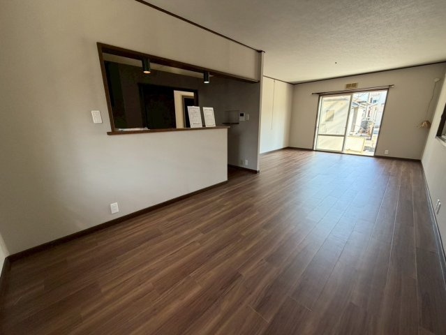 和歌山市粟・中古戸建・115654の居間・リビング
