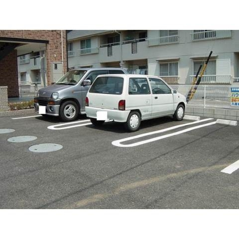 エスポワールⅠの駐車場