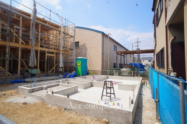 【外観】 | 東大阪市東鴻池町5丁目　【2号棟/全2棟】 | 【外観パース】駐車2台可能♪太陽光発電システム5.28kw搭載☆耐震構造☆（耐震等級3相当）ローン返済目安：月々約93806円（頭金0円、変動金利0.875％、返済期間40年、ボーナス払い無しで試算