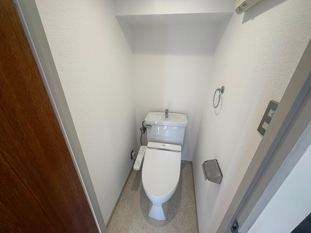 アブシンベルのトイレ