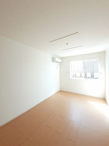 ルミエール出来町の居間・リビング|ゆったりとしたリビングです