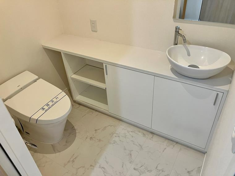 代沢戸建のトイレ|落ち着いたトイレです