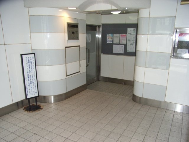ジェイパーク方南町のエントランス|毎日通るエントランスはこのようになっています
