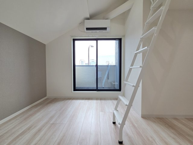 調布市下石原２丁目のアパートの居間・リビング