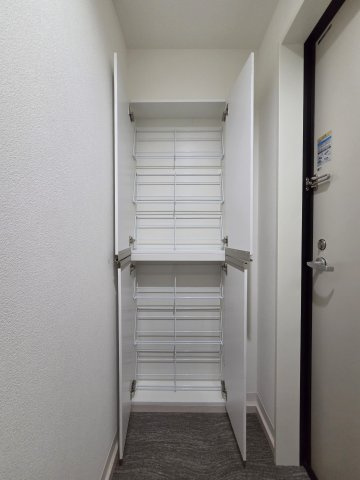調布市下石原２丁目のアパートの収納