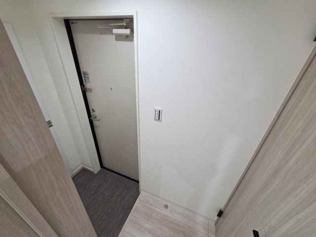 調布市下石原２丁目のアパートの玄関