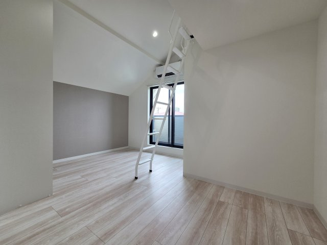 調布市下石原２丁目のアパートの居間・リビング
