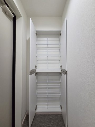 調布市下石原２丁目のアパートの収納