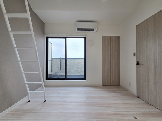 調布市下石原２丁目のアパートの居間・リビング