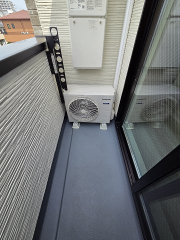 調布市下石原２丁目のアパートのバルコニー