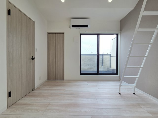 調布市下石原２丁目のアパートの居間・リビング