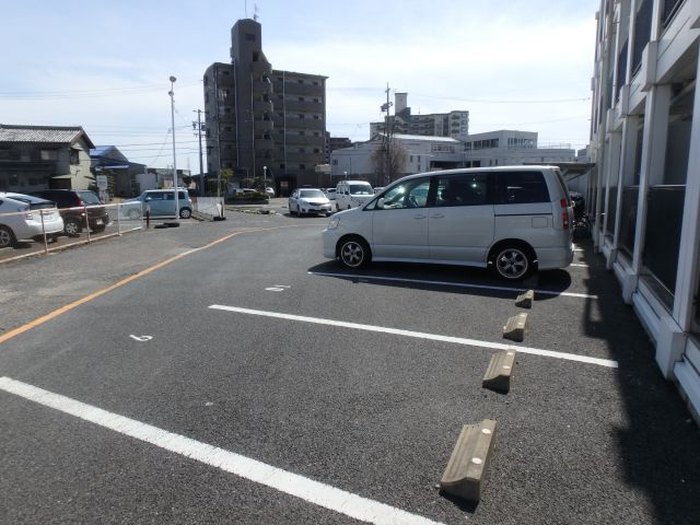 MyRoom旭の駐車場