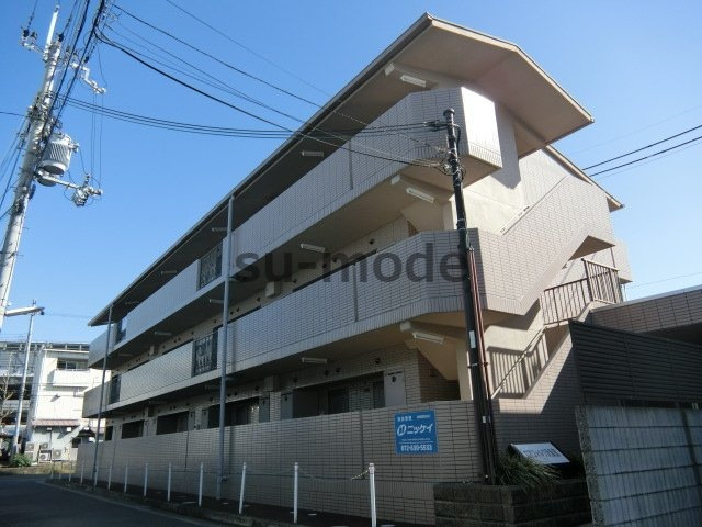 エアフォルク沢良宜の外観