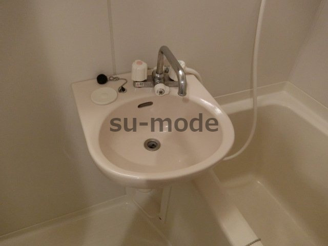 エアフォルク沢良宜の洗面所