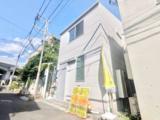 杉並区阿佐谷南2丁目　中古戸建の外観|重厚感に溢れた、気品ある邸宅です。

現地ご見学希望・資料請求などお気軽にお問い合わせ下さい！
03-5990-5201