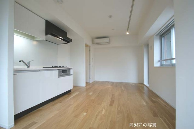 ユニテラス三軒茶屋の居間・リビング