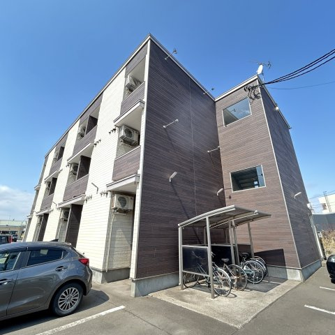 シャンブレット中島の外観