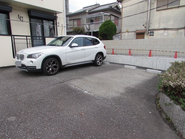 メゾンディスポワールの駐車場