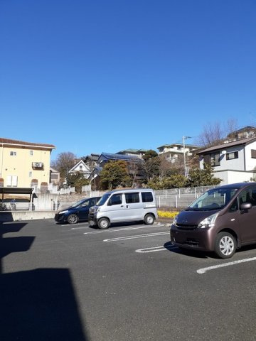 カトルセゾンの駐車場|車をお持ちの方に嬉しい駐車場付きの物件です