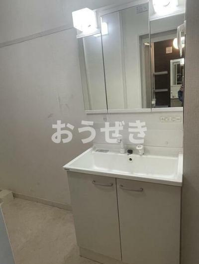 片倉台団地　１７号棟　２０２号室の洗面所