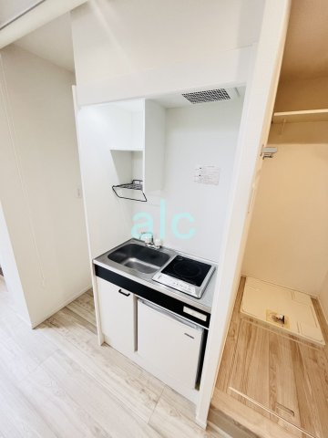 中野区弥生町３丁目のアパートのキッチン