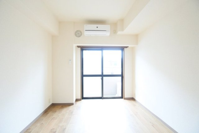 フェニックス笹塚壱番館の洋室|使い勝手のいい洋室です