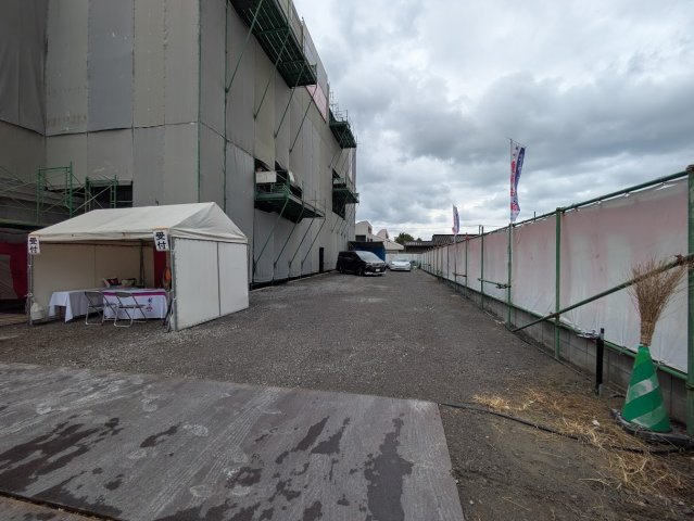 ララ クレインの駐車場
