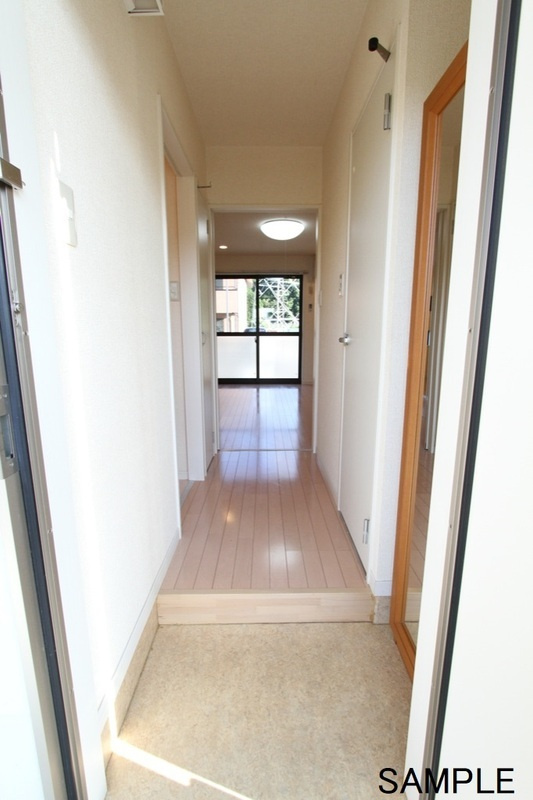 Maison Est Nuageの玄関