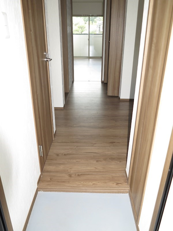 床と建具のデザインが統一されていてお洒落です